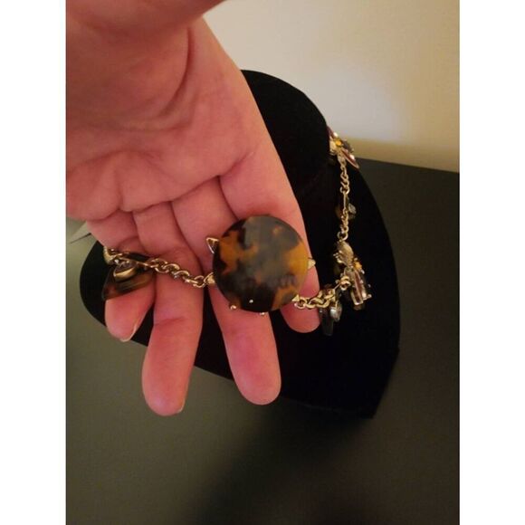 Express NWT faux tortoise shell crystal bee statement necklace - Picture 3 of 7